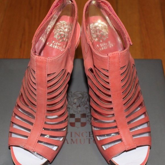 VINCE CAMUTO POSEIDON WASHED CORAL NUBUCK SANDAL - Picture 1 of 4